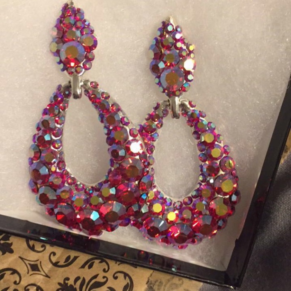 Prom or pageant earrings